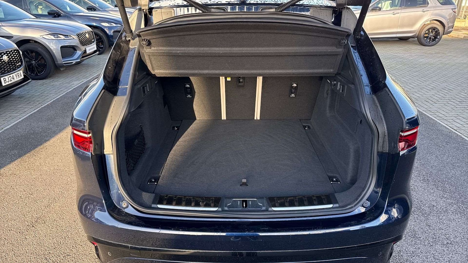 Used Jaguar F-Pace 2024 for sale - 76515542: Photo 10