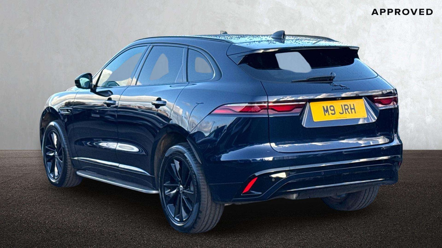 Used Jaguar F-Pace 2024 for sale - 76515542: Photo 2