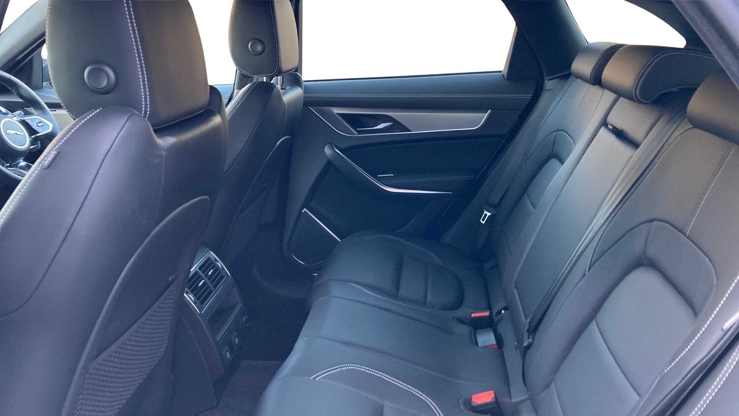 Used Jaguar F-Pace 2024 for sale - 76460546: Photo 4