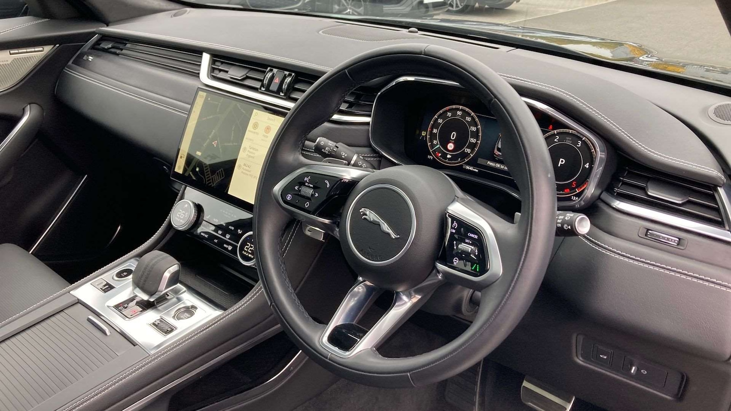 Used Jaguar F-Pace 2024 for sale - 76827621: Photo 34