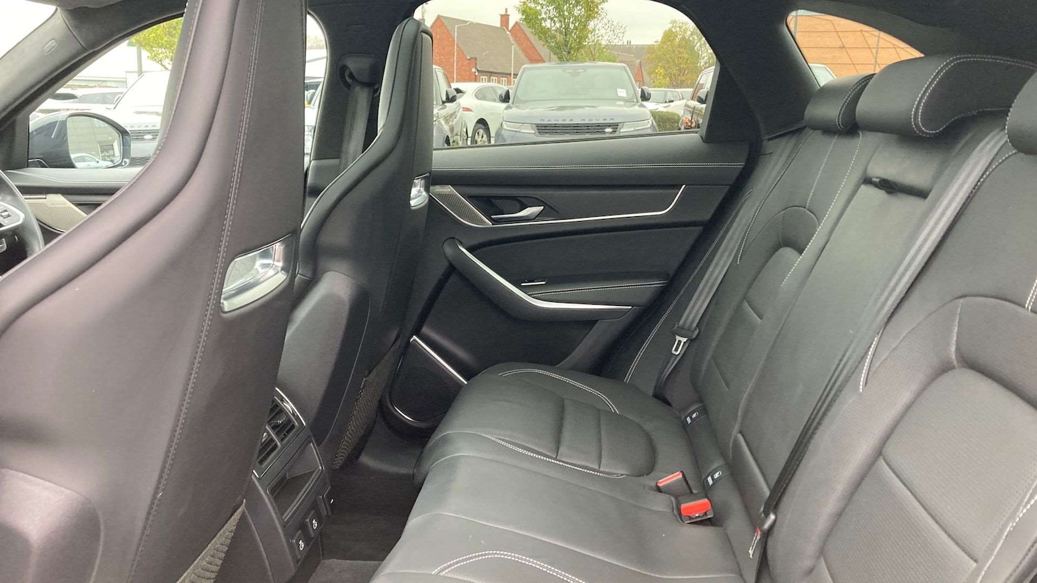 Used Jaguar F-Pace 2024 for sale - 76827621: Photo 4