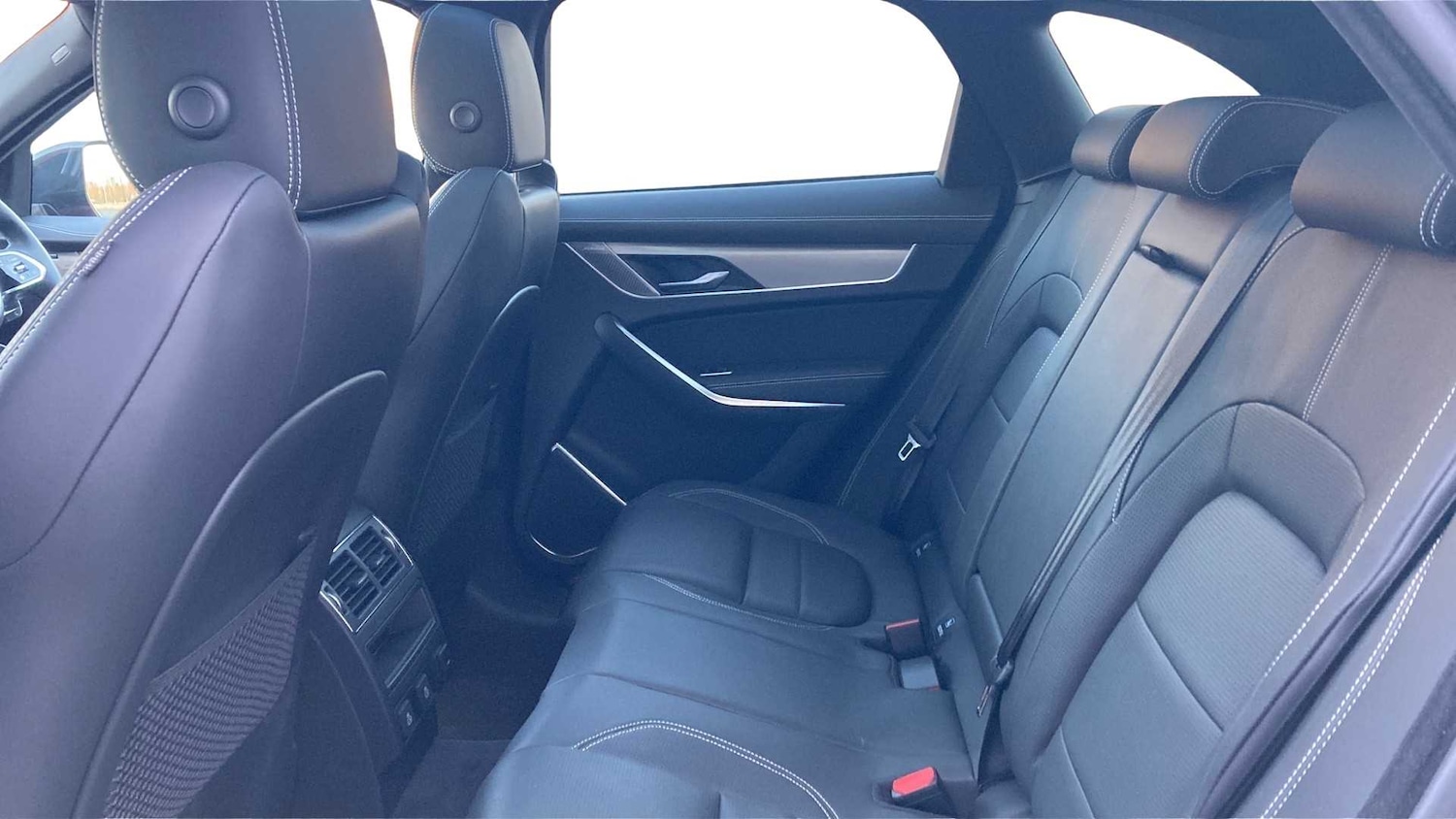 Used Jaguar F-Pace 2024 for sale - 76460427: Photo 4