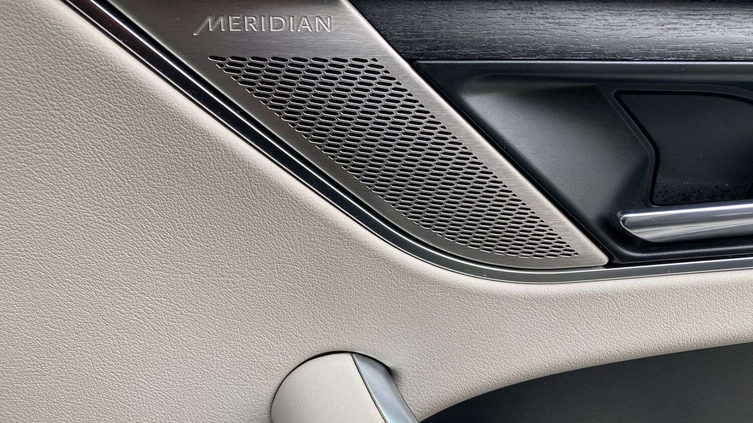 Used Jaguar F-Pace 2023 for sale - 76460687: Photo 35