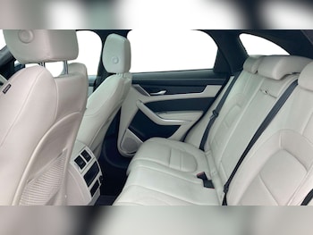 Used Jaguar F-Pace 2023 for sale - 76460687: Photo