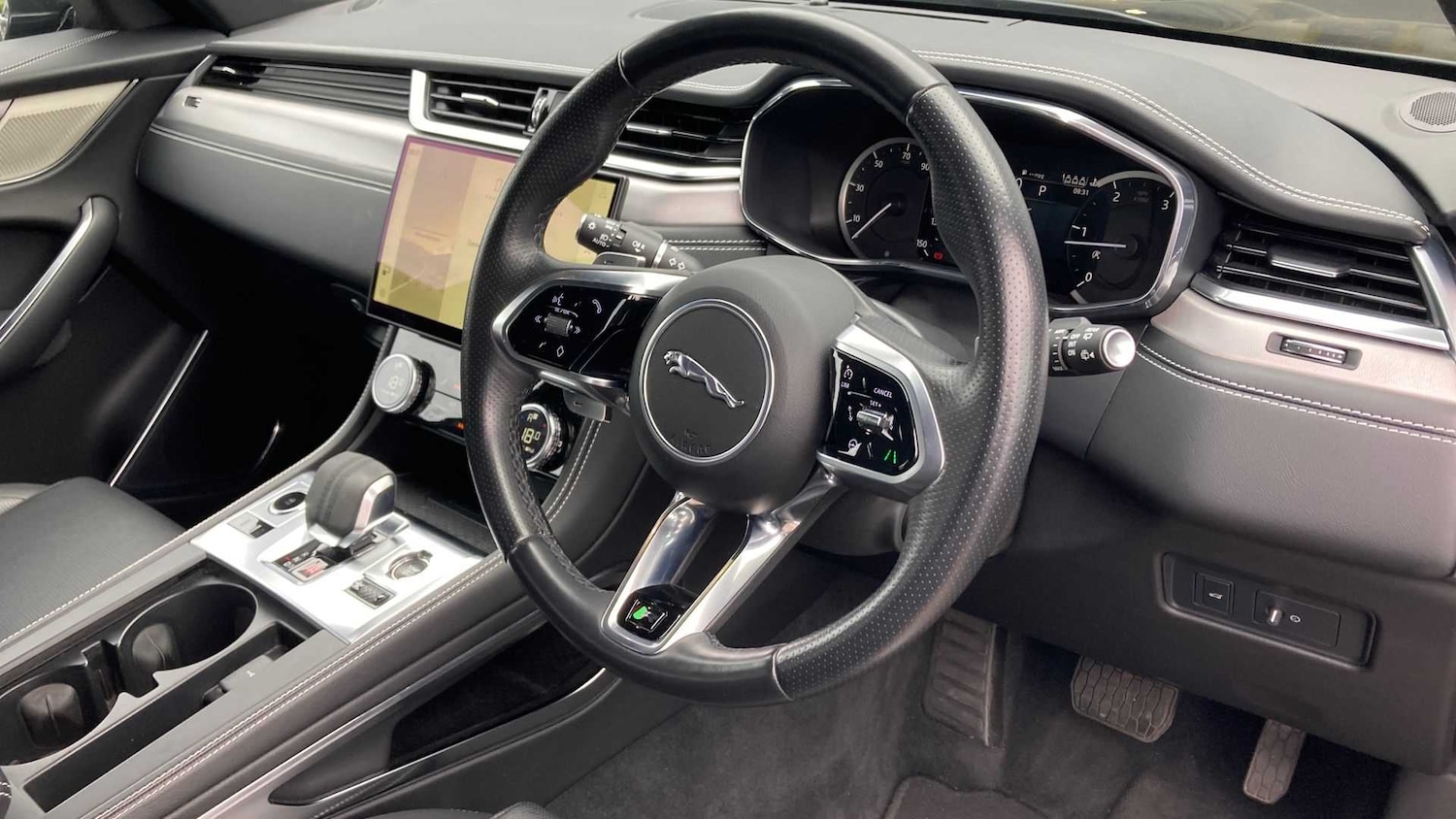 Used Jaguar F-Pace 2023 for sale - 76460683: Photo 27