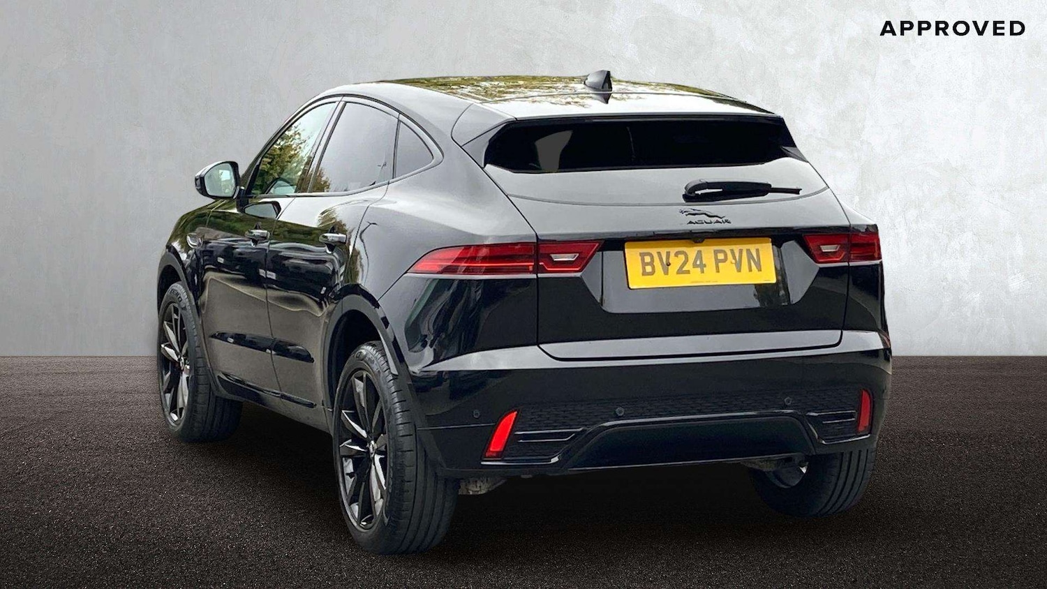 Used Jaguar E-Pace 2024 for sale - 77795619: Photo 2