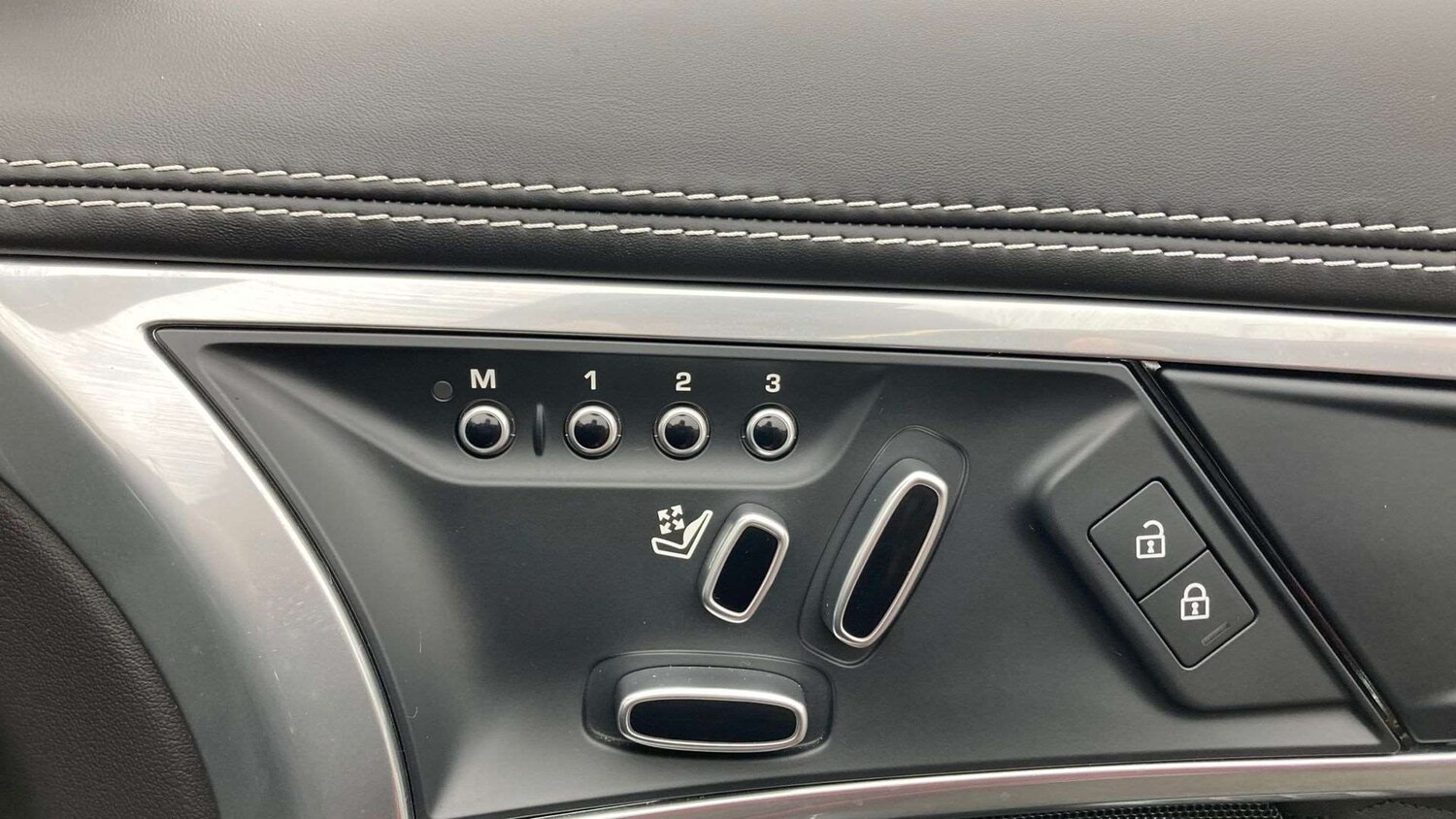 Used Jaguar F-Type 2022 for sale - 76460393: Photo 25