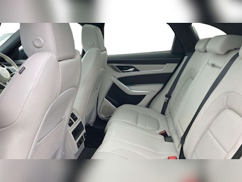 Used Jaguar F-Pace 2024 for sale - 78233815: Photo