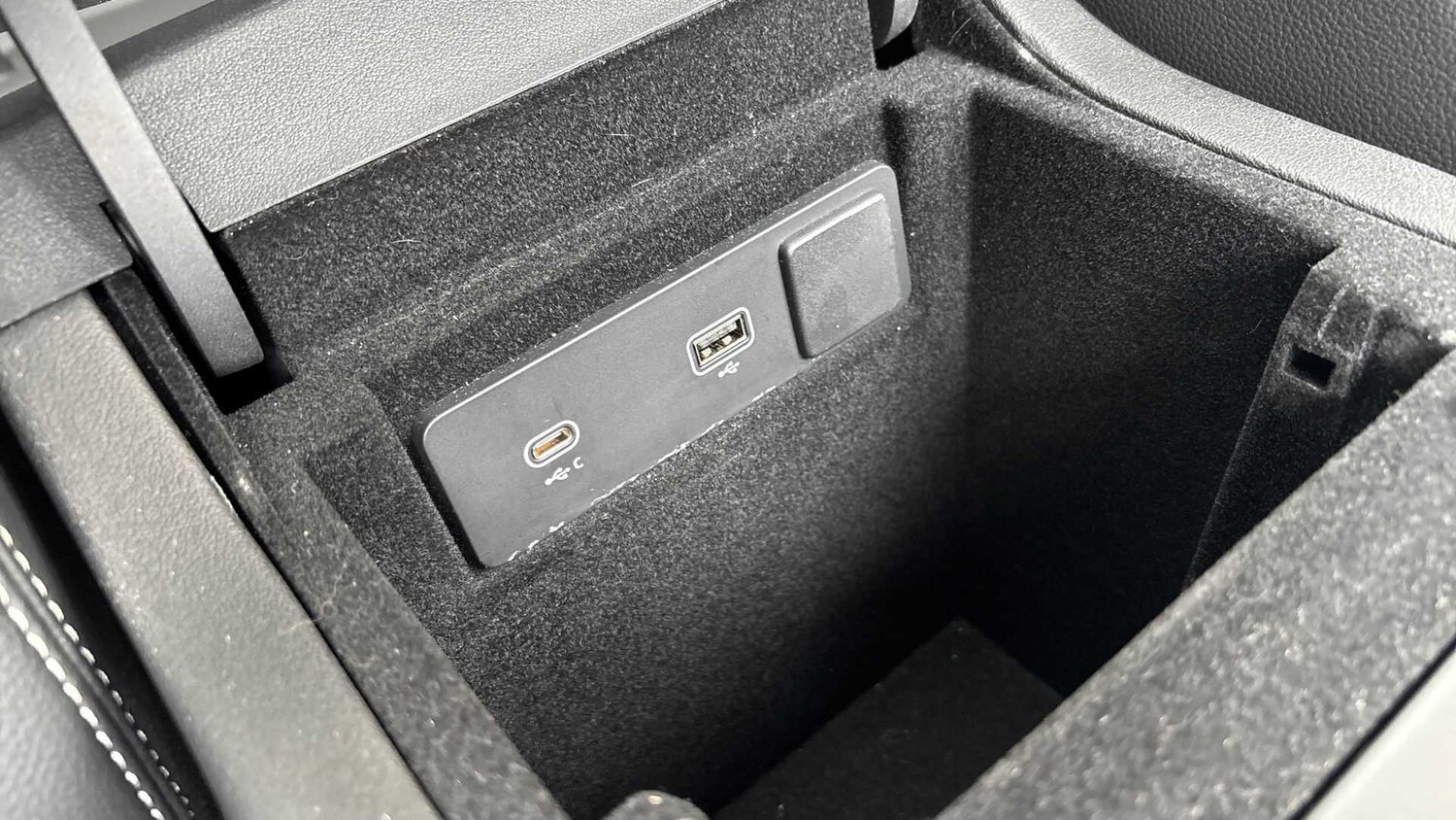 Used Jaguar F-Pace 2023 for sale - 76460519: Photo 14