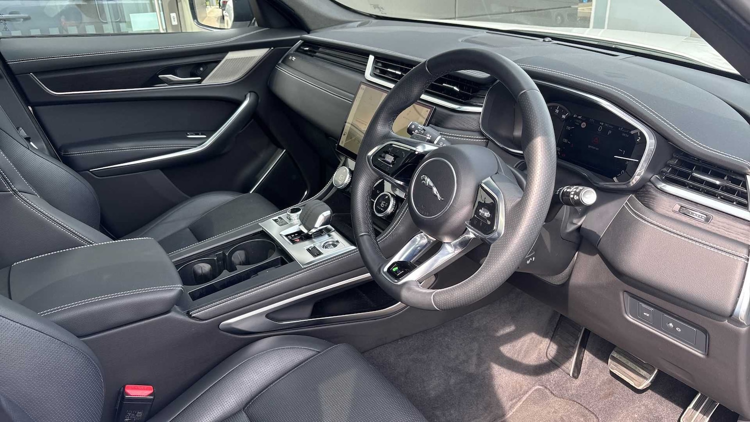 Used Jaguar F-Pace 2023 for sale - 76460519: Photo 16