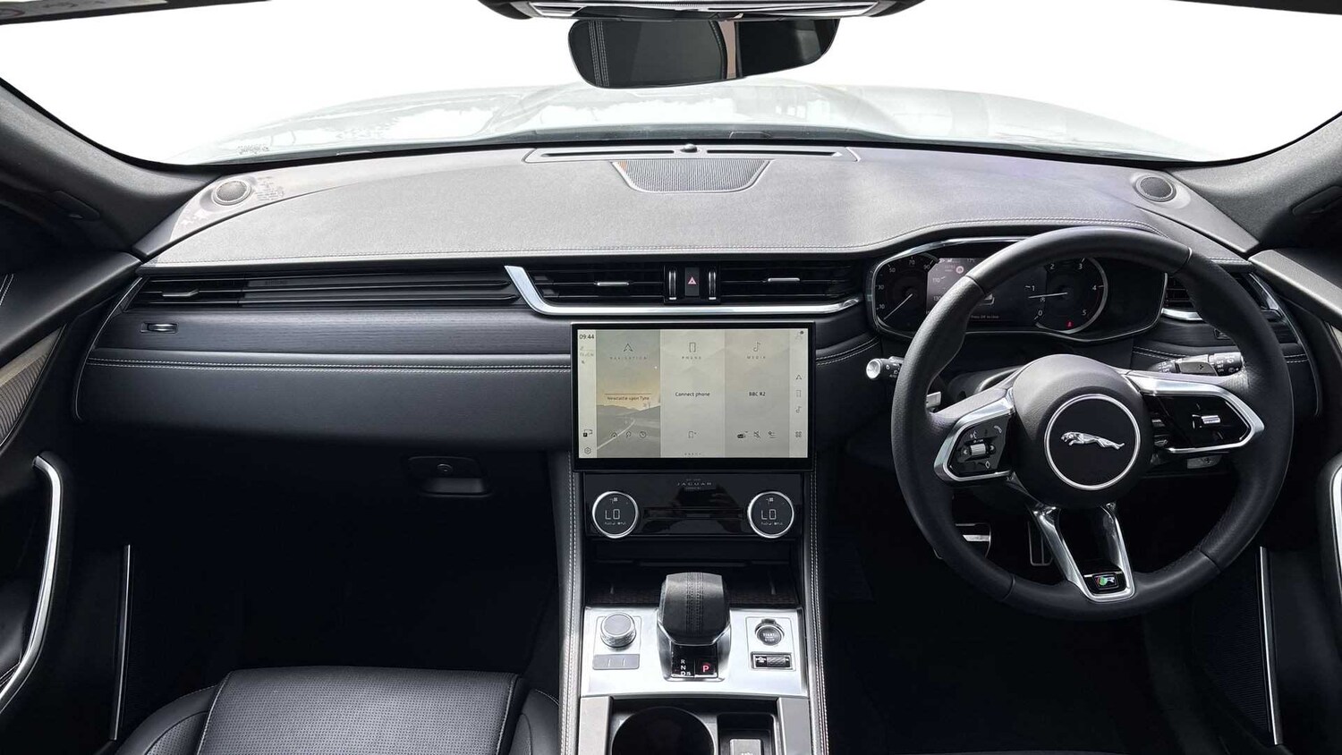 Used Jaguar F-Pace 2023 for sale - 76460519: Photo 9