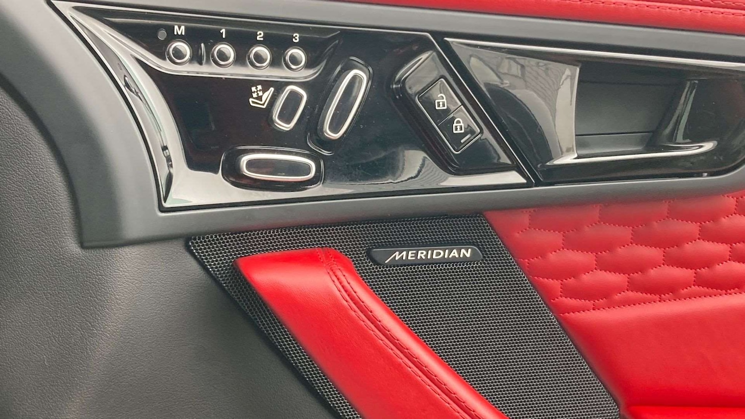 Used Jaguar F-Type 2024 for sale - 77294184: Photo 25