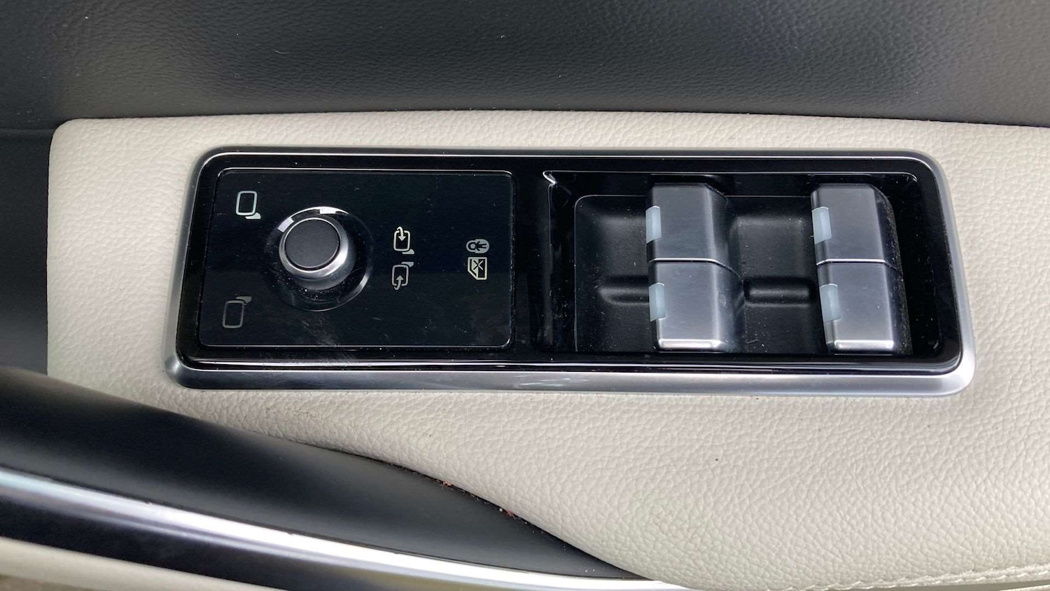 Used Jaguar F-Pace 2023 for sale - 76827708: Photo 23