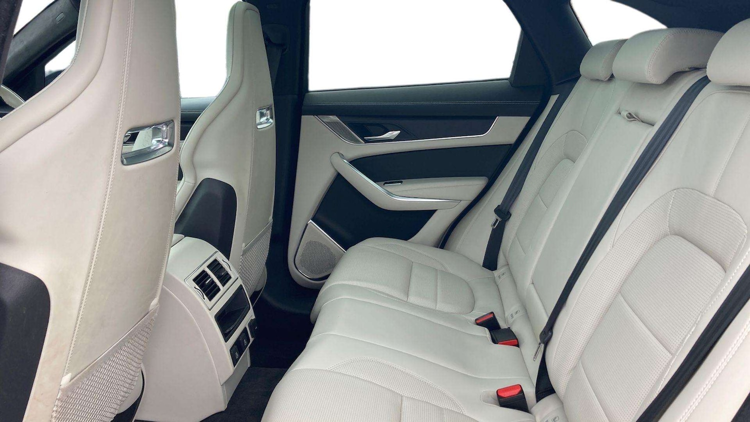 Used Jaguar F-Pace 2024 for sale - 76460014: Photo 4