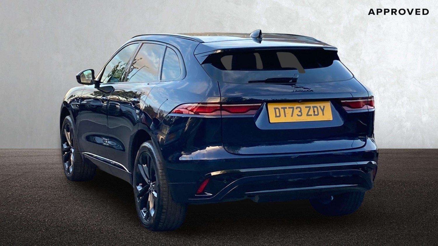 Used Jaguar F-Pace 2023 for sale - 76460585: Photo 2