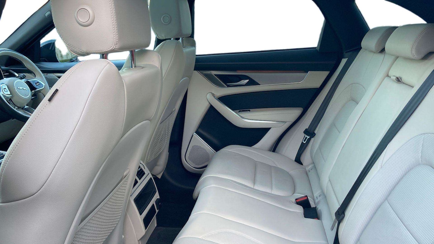 Used Jaguar F-Pace 2023 for sale - 76460585: Photo 4