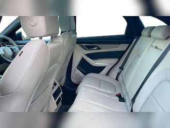 Used Jaguar F-Pace 2023 for sale - 76460585: Photo