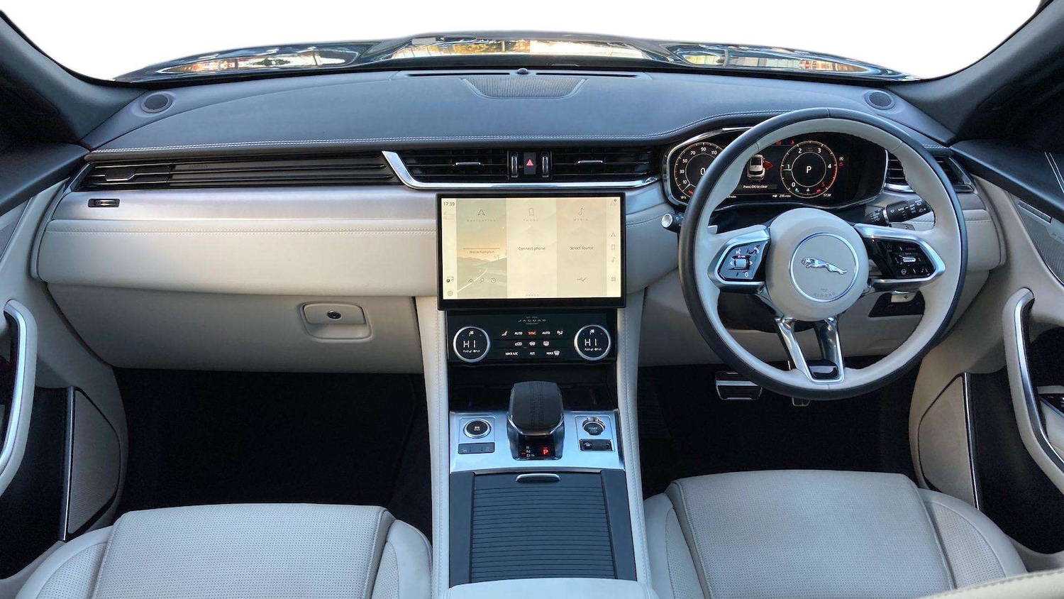 Used Jaguar F-Pace 2023 for sale - 76460585: Photo 9