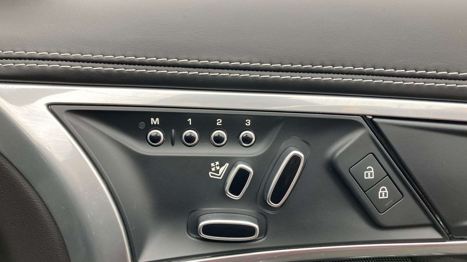 Used Jaguar F-Type 2022 for sale - 77827527: Photo 25