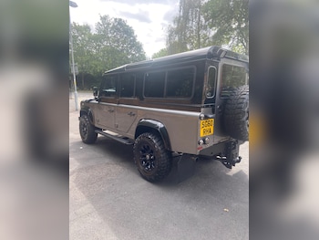Used Land Rover Defender 2010 for sale - 75545197: Photo