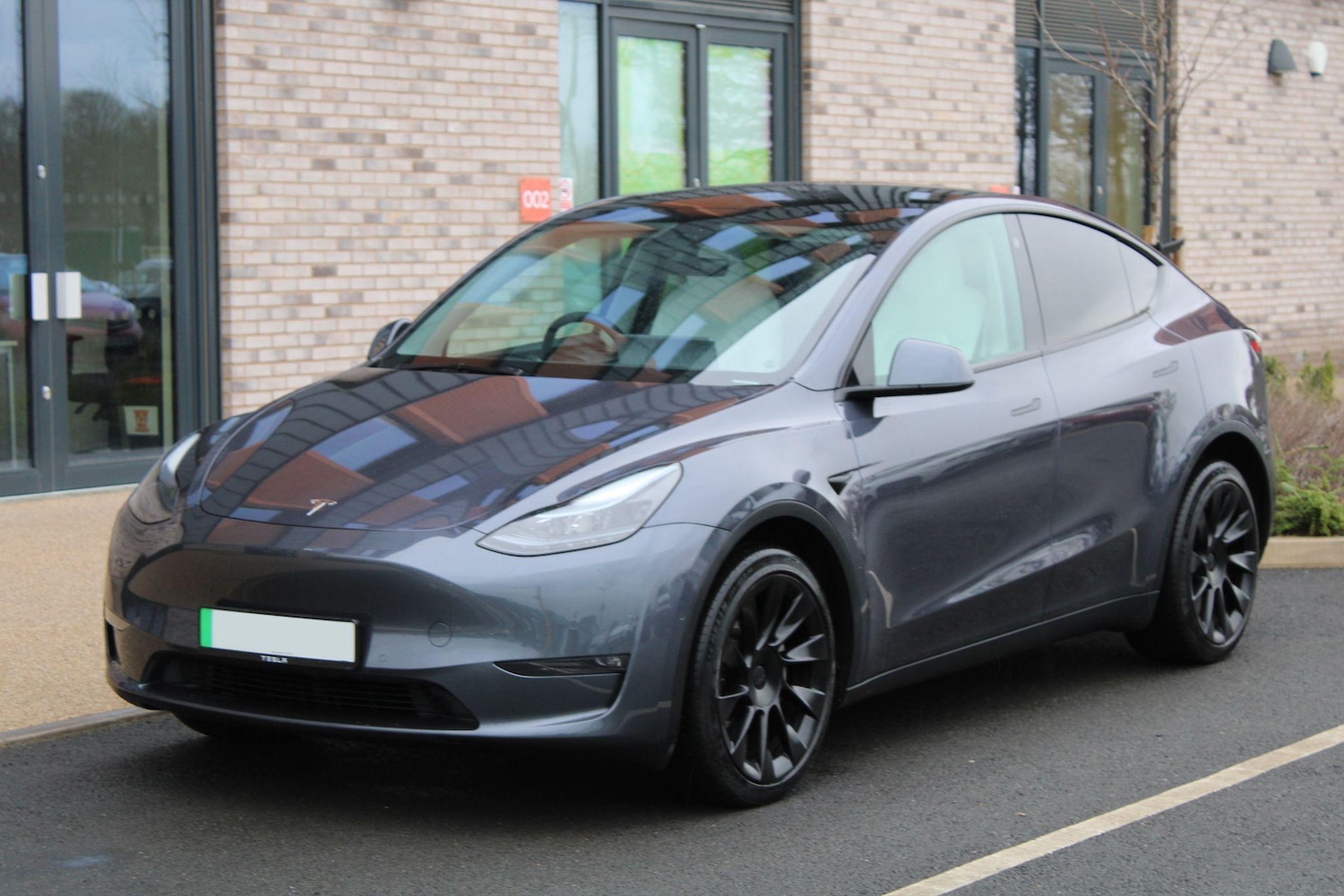 Used Tesla Model Y 2023 for sale - 76988702: Photo 2