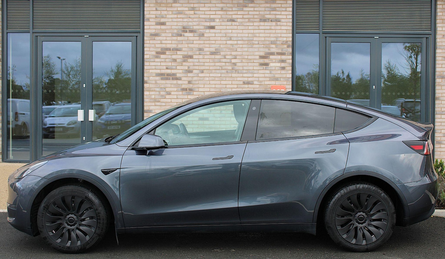 Used Tesla Model Y 2023 for sale - 76995082: Photo 5
