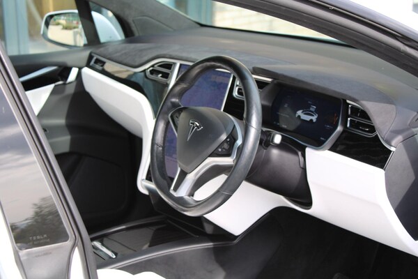 Used Tesla Model X 2017 for sale - 76307695: Photo 8