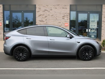 Used Tesla Model Y 2024 for sale - 76995737: Photo
