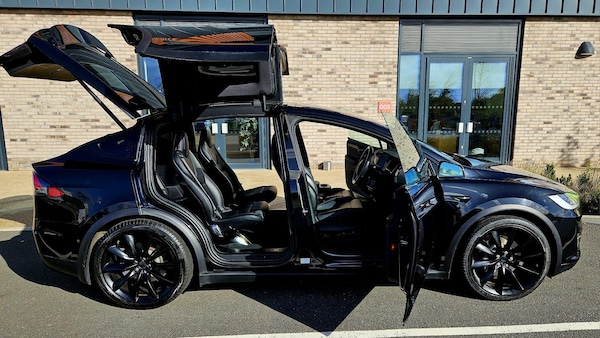 Used Tesla Model X 2018 for sale - 76174886: Photo 2