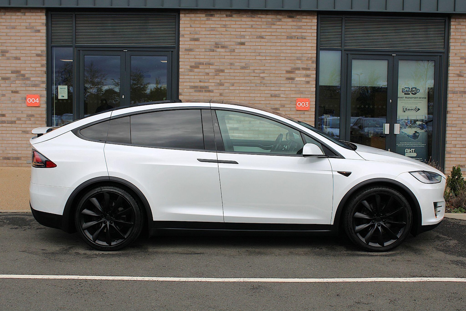 Used Tesla Model X 2017 for sale - 76634289: Photo 4