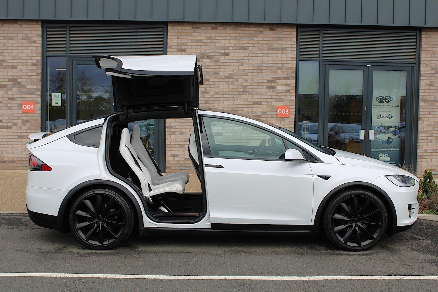 Used Tesla Model X 2017 for sale - 76634289: Photo 6