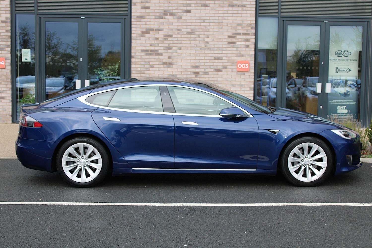 Used Tesla Model S 2017 for sale - 76498933: Photo 4