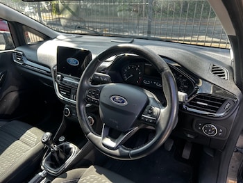 Used Ford Fiesta 2017 for sale - 79261720: Photo