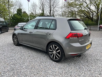 Used Volkswagen Golf 2014 for sale - 78201555: Photo