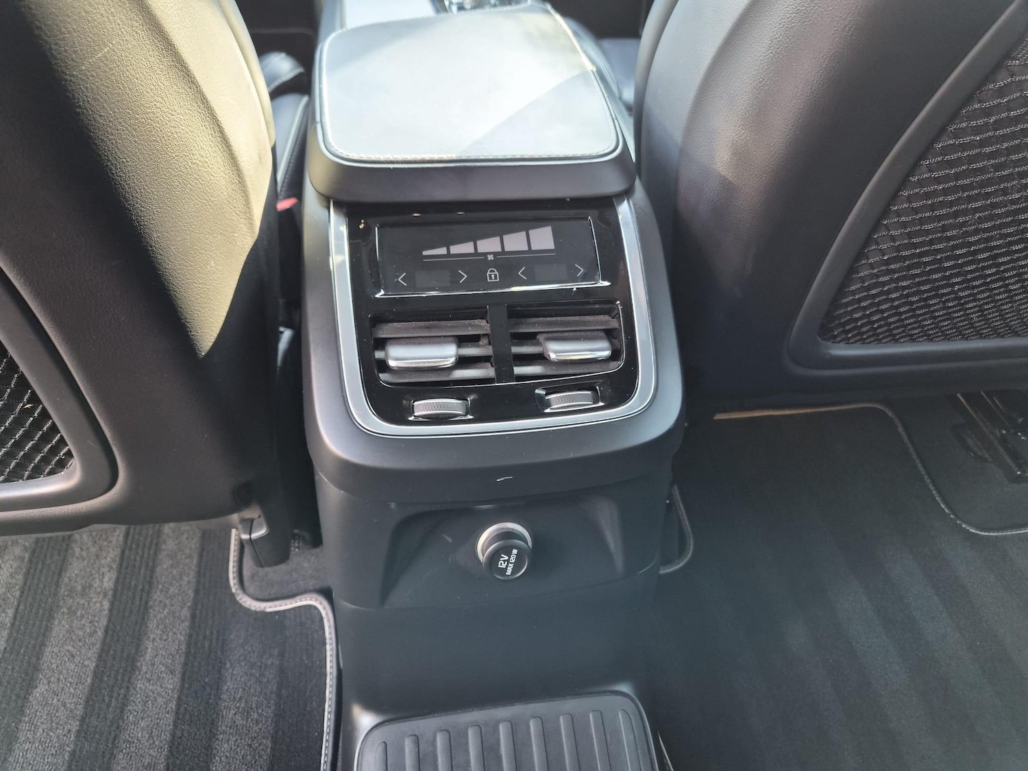 Used Volvo XC90 2018 for sale - 78158200: Photo 25