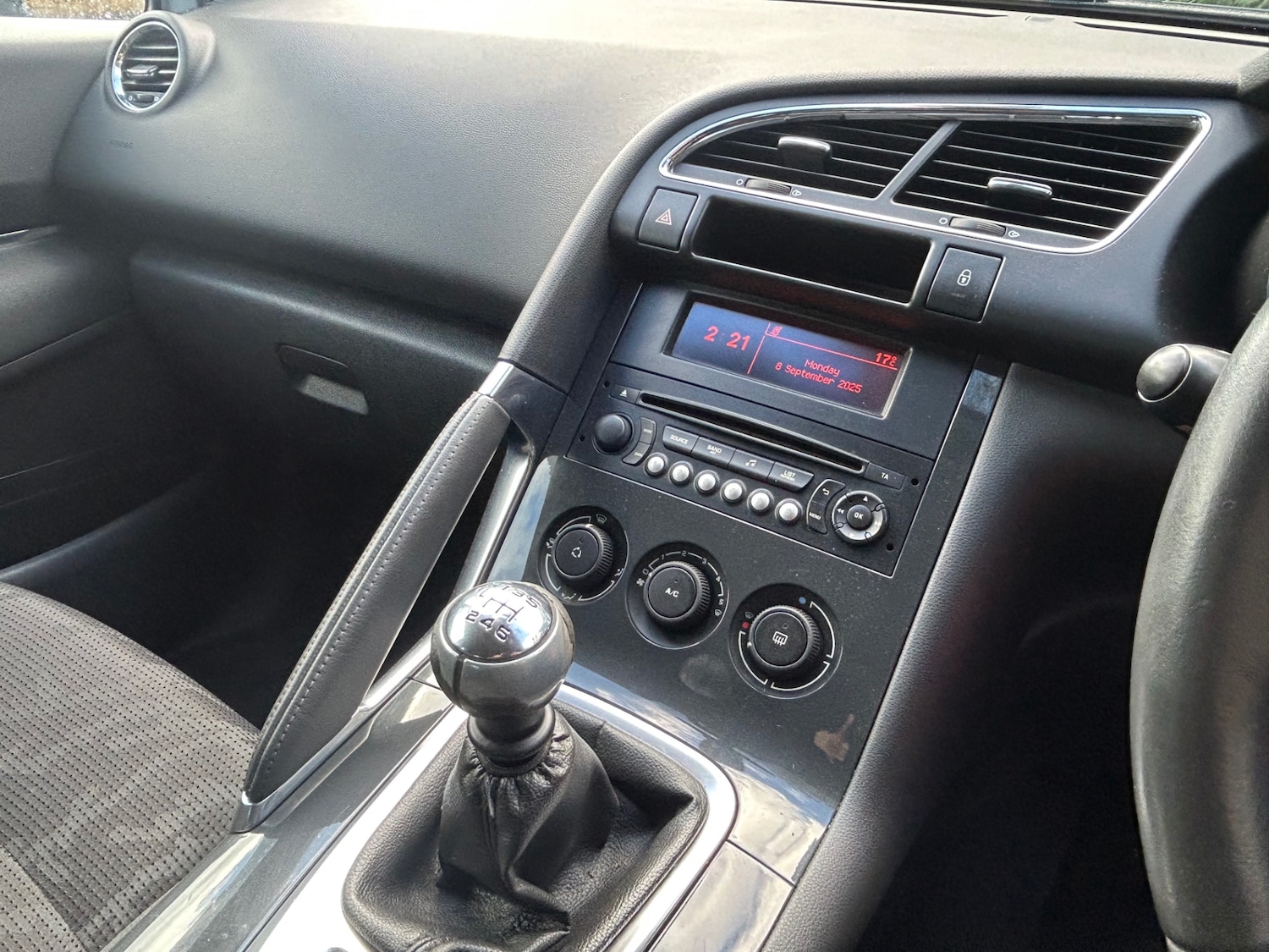 Used Peugeot 3008 2012 for sale - 76211309: Photo 10