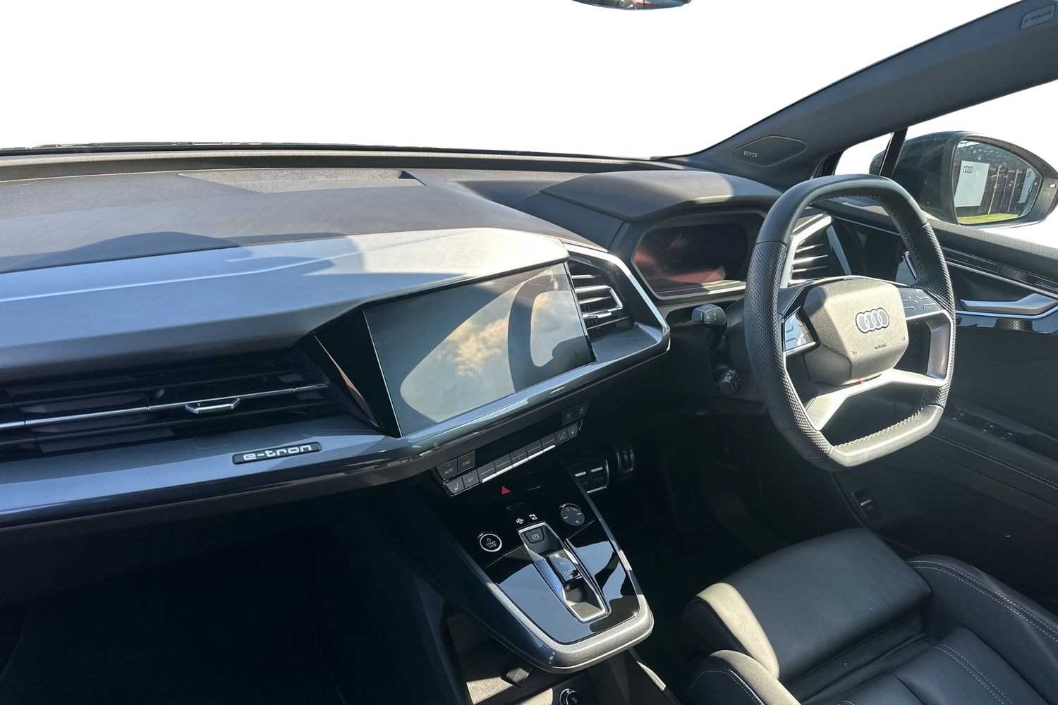 Used Audi Q4 e-tron for sale - 76447576: Photo 2