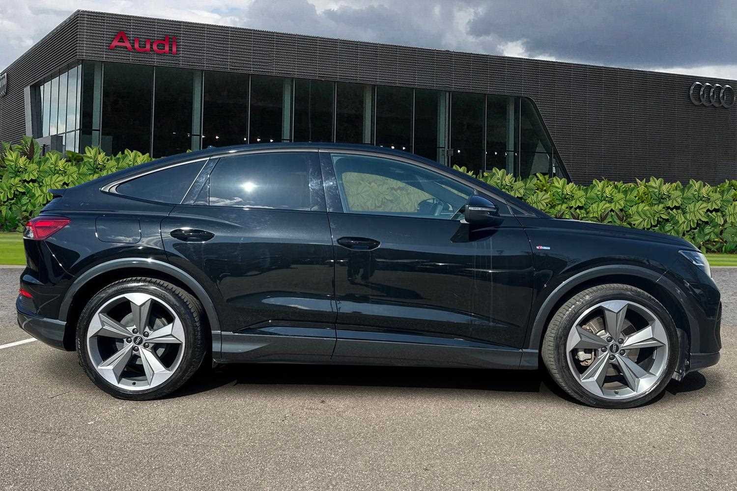 Used Audi Q4 e-tron for sale - 76447576: Photo 4