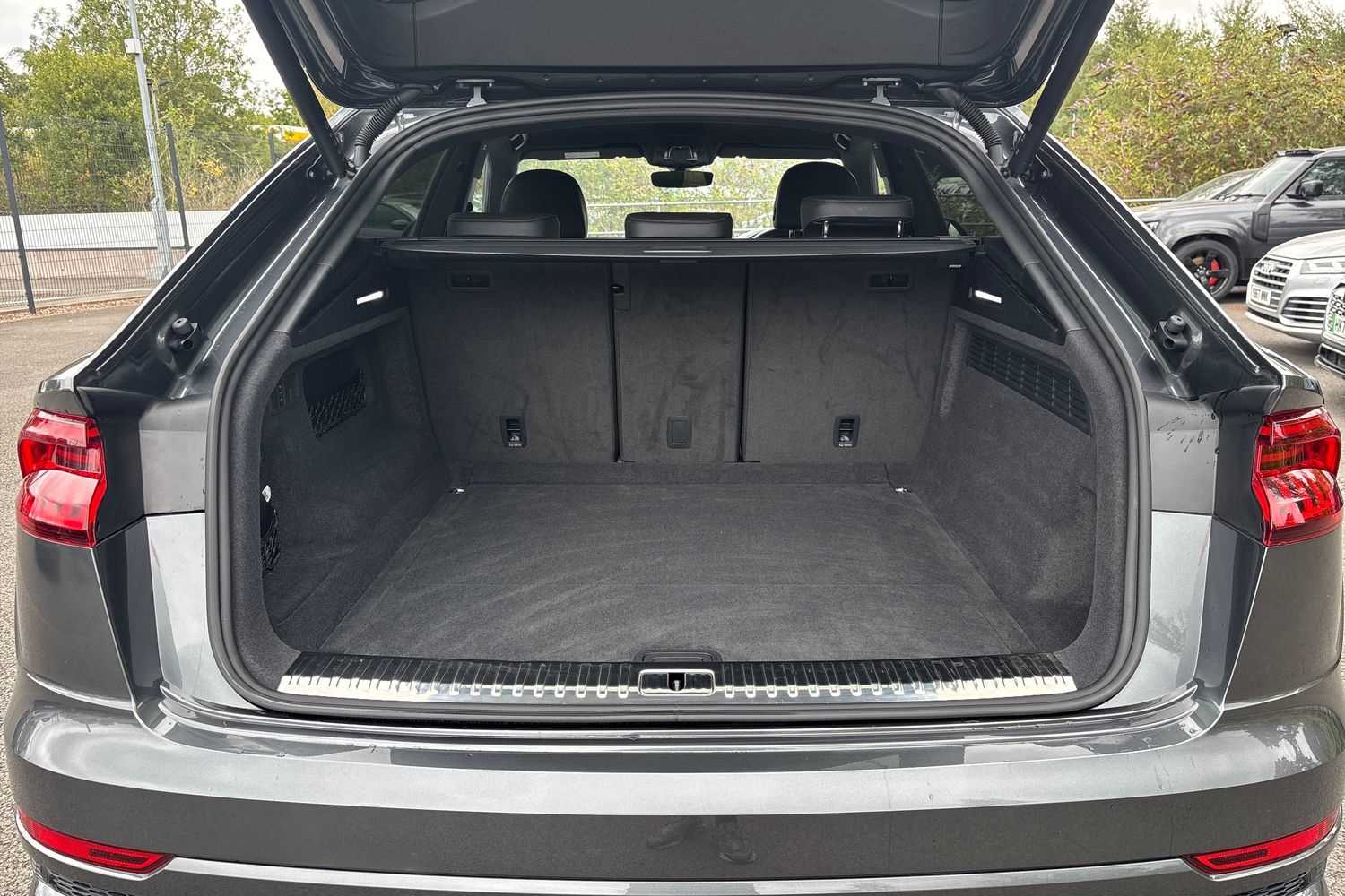 Used Audi Q8 2023 for sale - 76141616: Photo 11