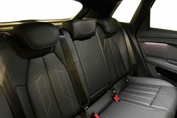 Used Audi Q4 e-tron 2024 for sale - 74716540: Photo 8