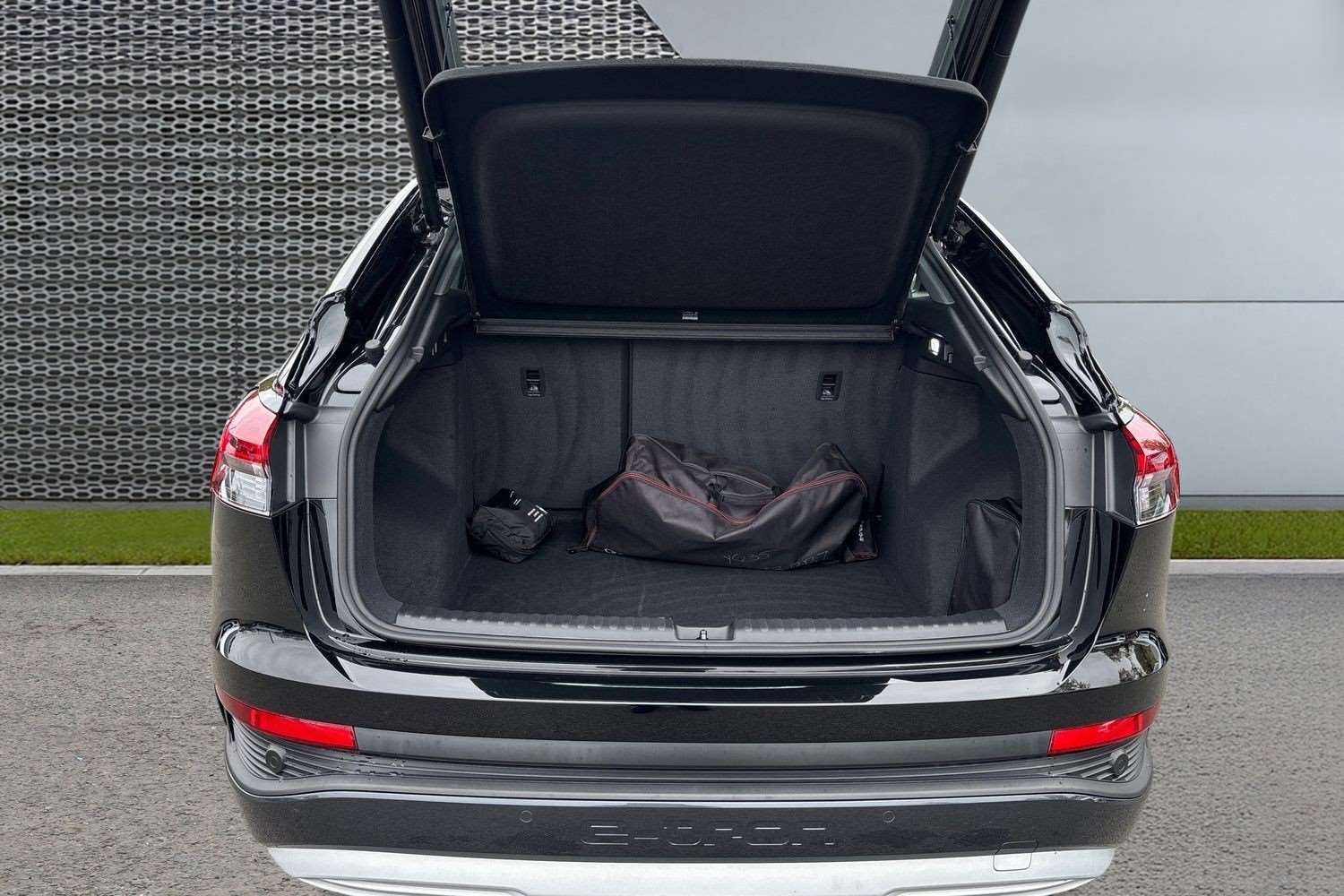 Used Audi Q4 e-tron 2023 for sale - 76286335: Photo 13