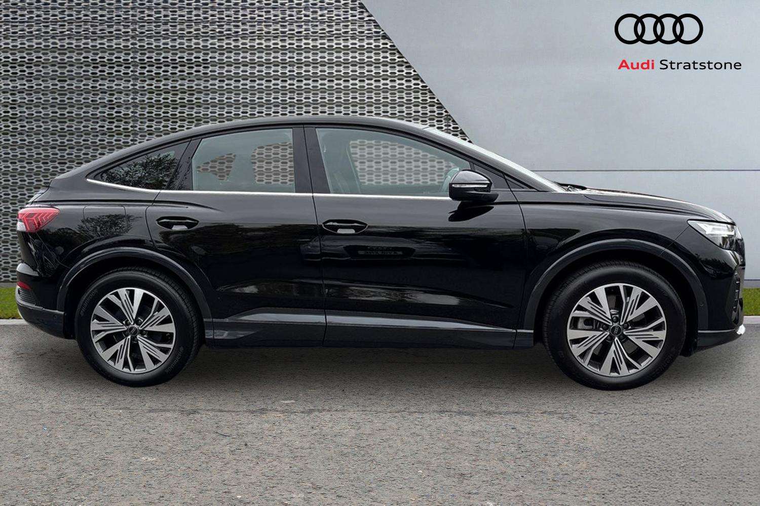 Used Audi Q4 e-tron 2023 for sale - 76286335: Photo 4