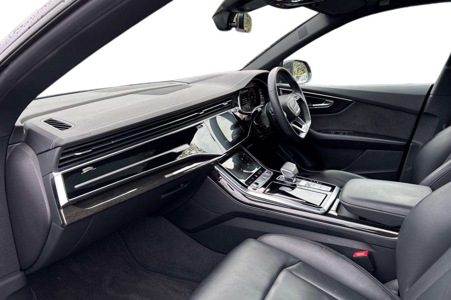 Used Audi Q8 for sale - 76761084: Photo 2