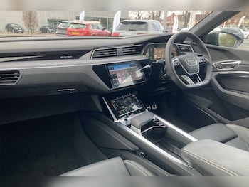 Used Audi Q8 2023 for sale - 75846529: Photo