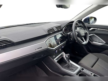 Used Audi Q3 2022 for sale - 76087960: Photo 2