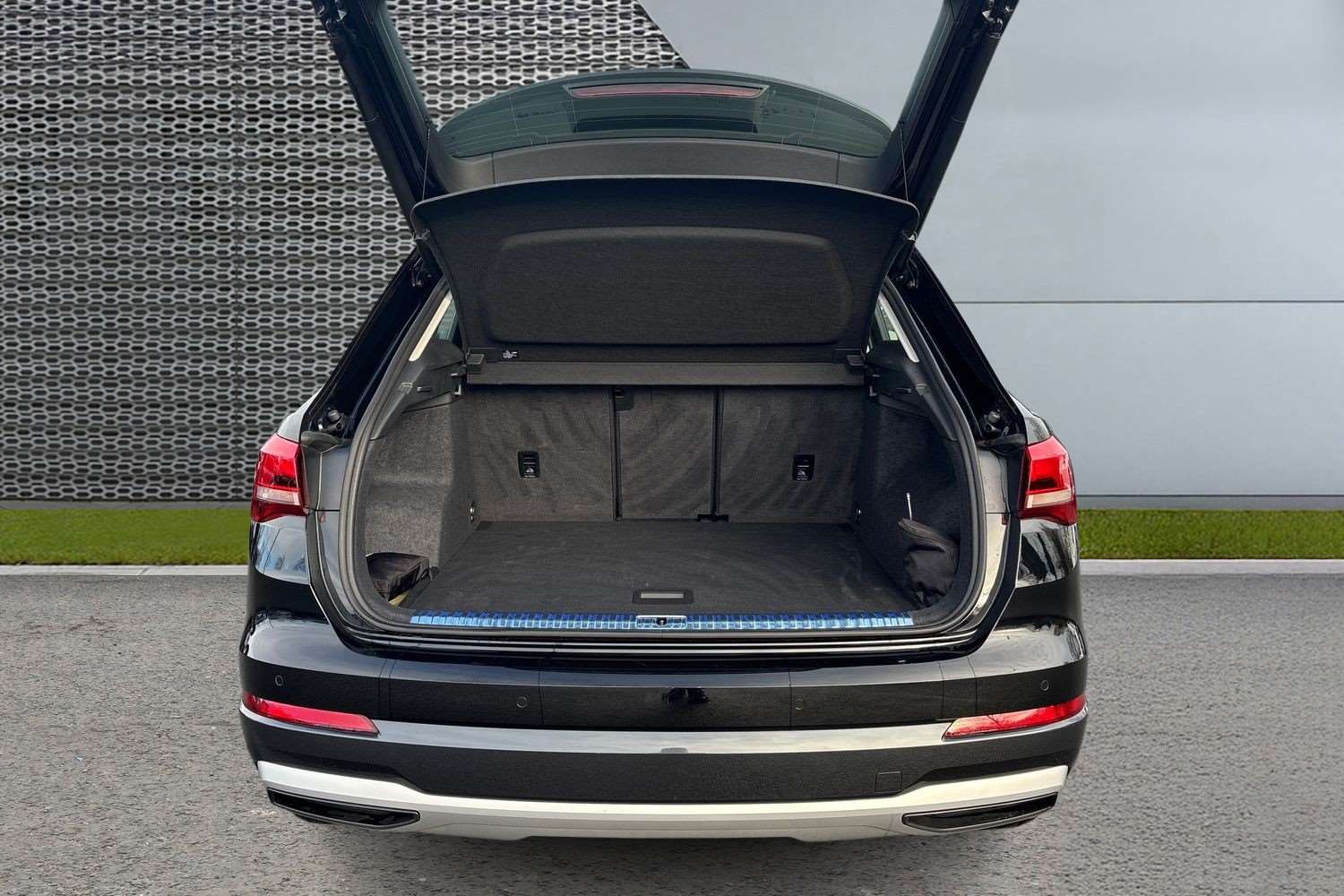 Used Audi Q3 2025 for sale - 76967949: Photo 13