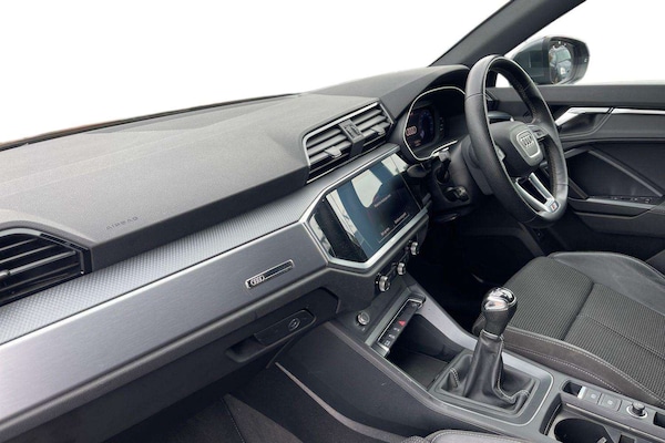 Used Audi Q3 2021 for sale - 76230399: Photo 2
