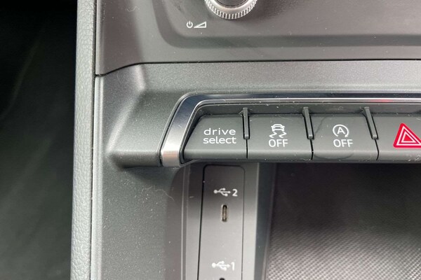Used Audi Q3 2021 for sale - 76230399: Photo 32