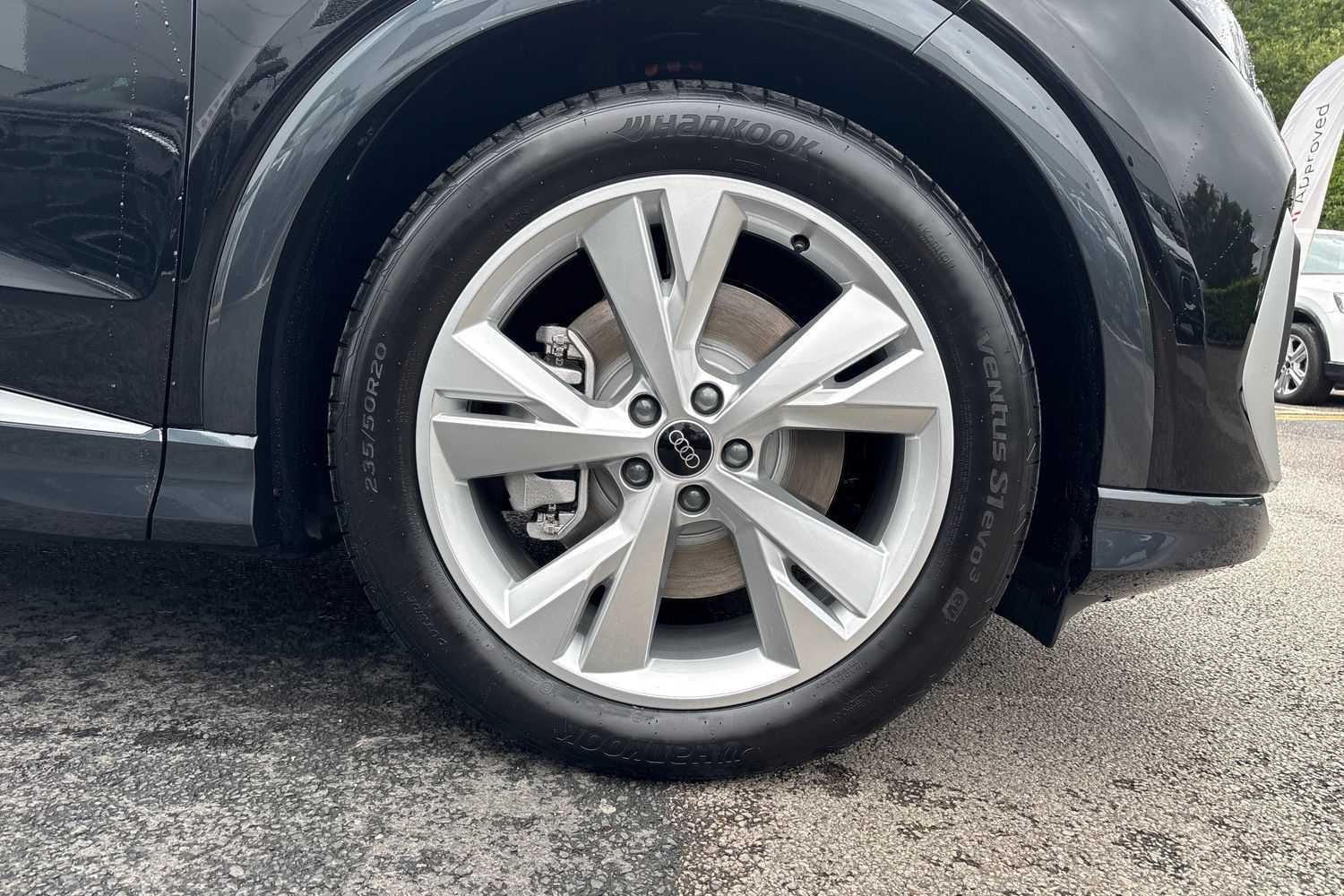 Used Audi Q4 e-tron 2025 for sale - 76718270: Photo 5