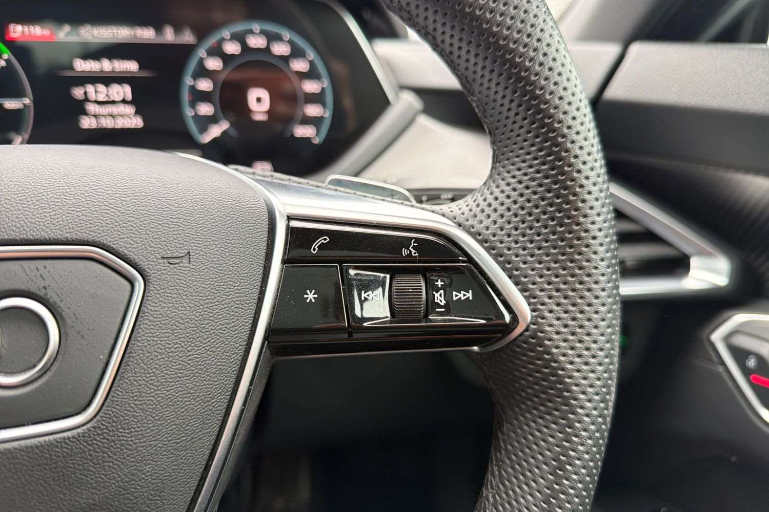 Used Audi e-tron GT 2023 for sale - 76955169: Photo 17